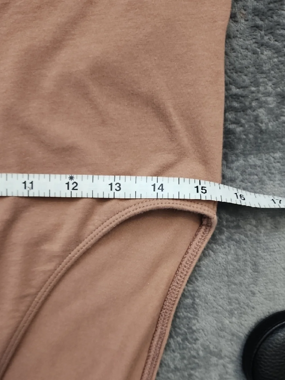 Old Navy Tan V-Neck Short Sleeve Bodysuit - Picture 4 of 6